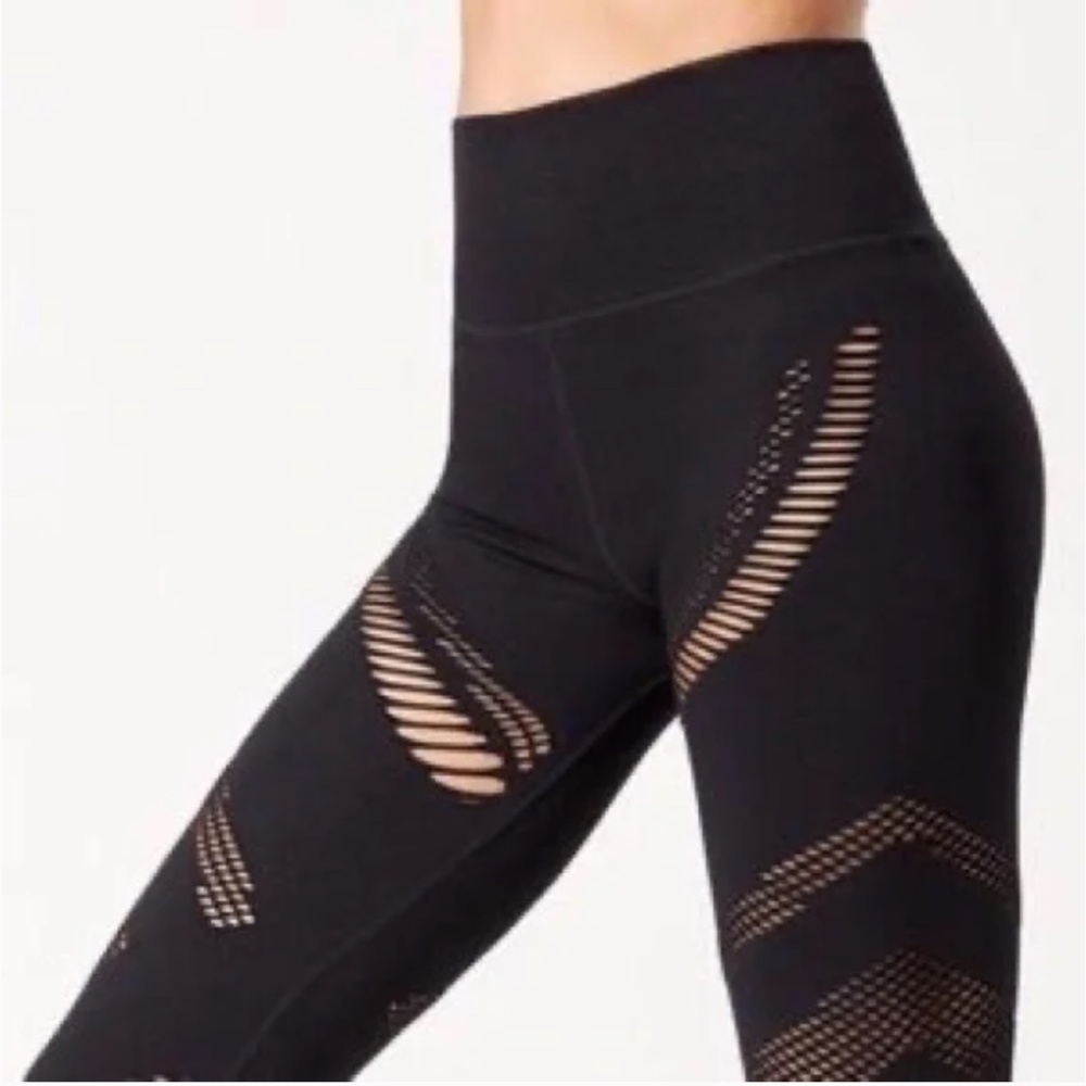 ✨NWT✨ ALO Yoga High-Waisted Seamless Radiance Capri - Sz S - Picture 3 of 10
